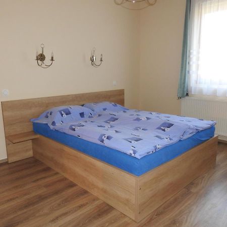 Petra Apartmanház Badacsonytomaj Esterno foto