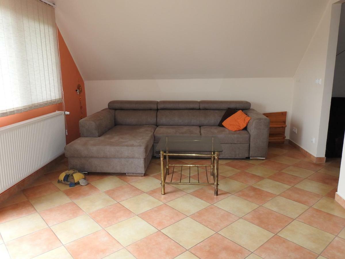 Petra Apartmanház Badacsonytomaj Esterno foto
