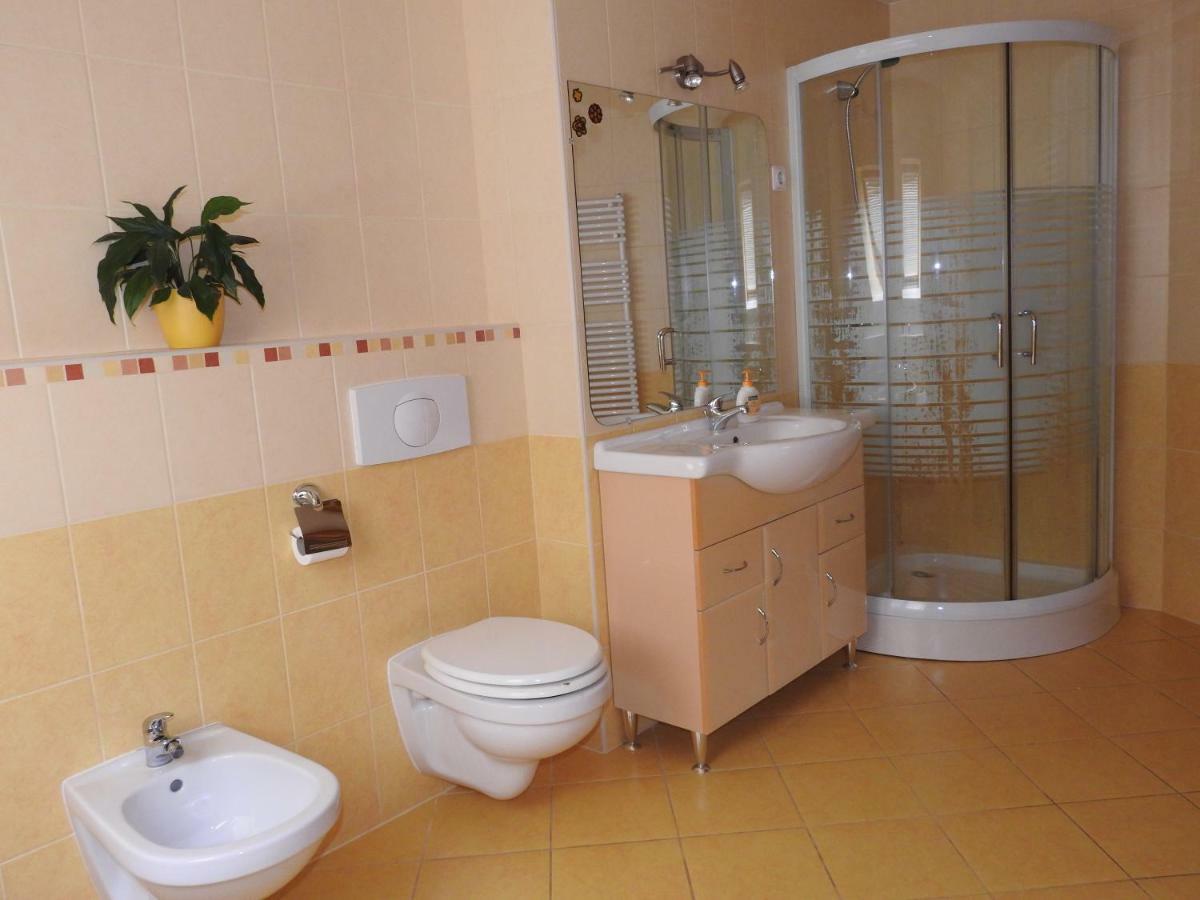 Petra Apartmanház Badacsonytomaj Esterno foto